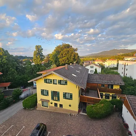 Appartement Toelzblick - Wohnen Ueber Den Daechern Von Toelz Bad Tölz